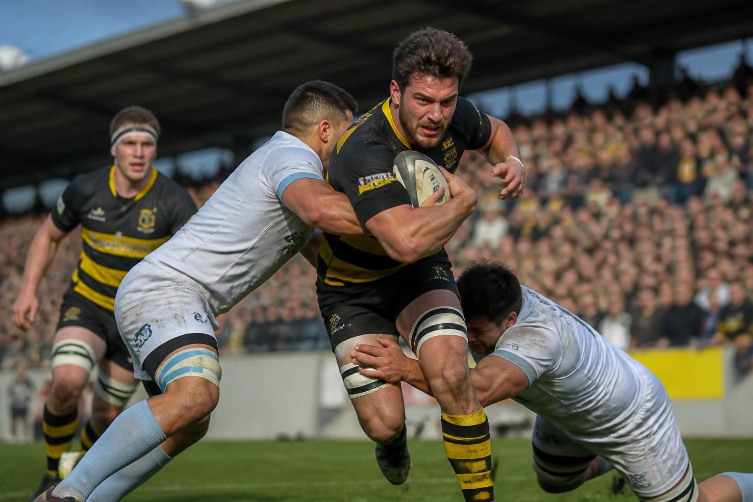 découvrez le résumé et l'analyse du dernier match de rugby de la rochelle, avec les résultats clés et les moments forts.