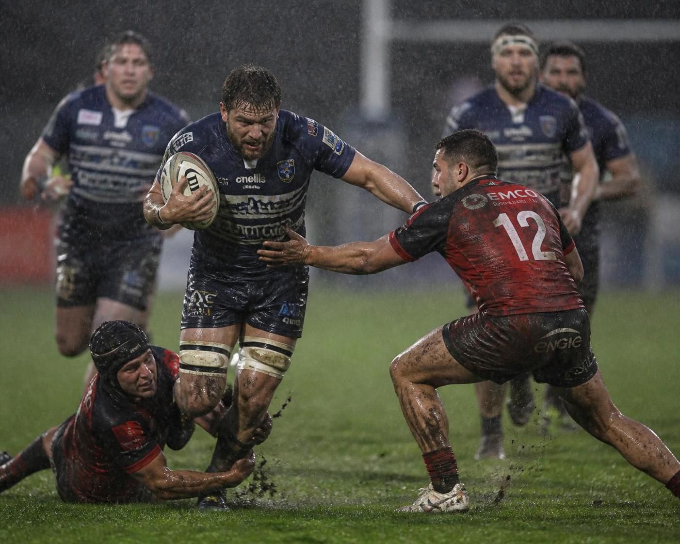 découvrez les résultats détaillés de la fédérale 1 de rugby, avec une analyse approfondie et un résumé complet des derniers matchs pour ne rien manquer de la compétition.